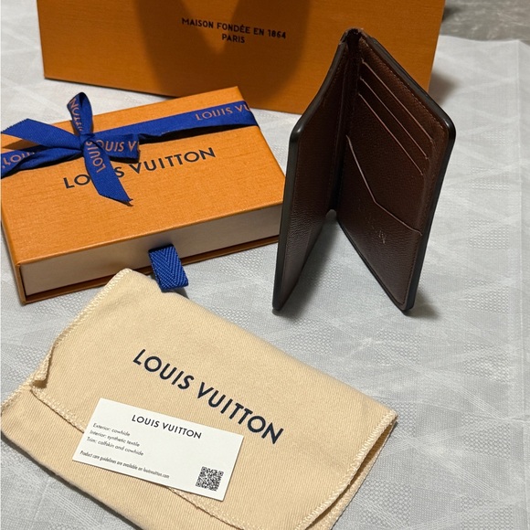 Authentic Louis Vuitton Pocket Organizer in Monogram. Priced to Sell ASAP! - Picture 4 of 5